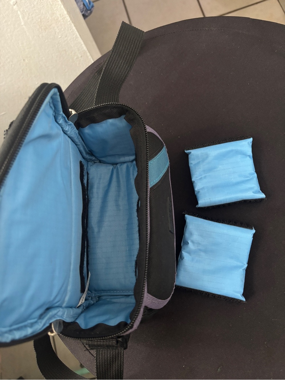 Compact Padded Camera Bag - Picture 7 of 13